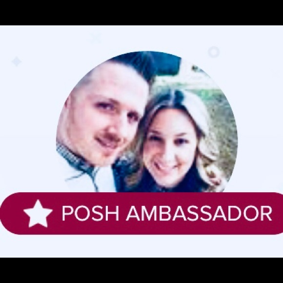 Meet your Posher - Picture 4 of 5
